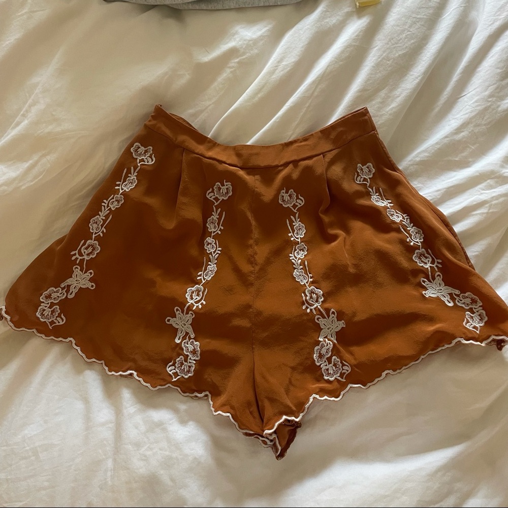 Show Me Your Mumu Camel Colored Shorts - Picture 3 of 5